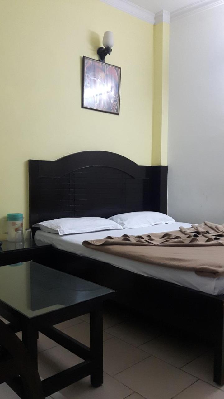 Hotel Shreeram Deluxe New Delhi Luaran gambar