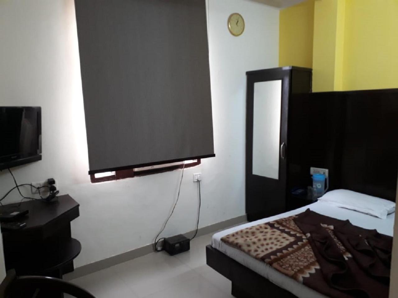 Hotel Shreeram Deluxe New Delhi Luaran gambar