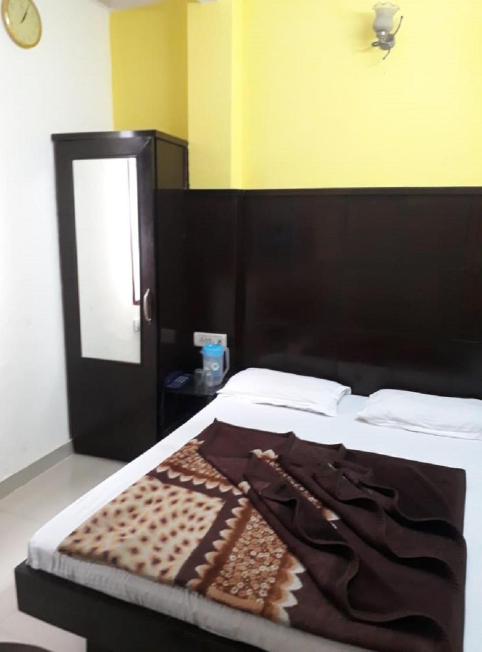 Hotel Shreeram Deluxe New Delhi Luaran gambar