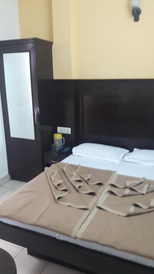 Hotel Shreeram Deluxe New Delhi Luaran gambar